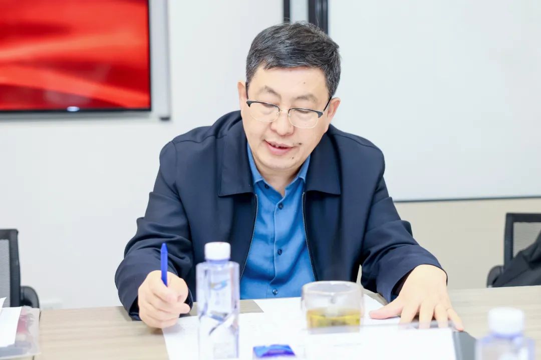 全国人大代表走进嘉观联络站与市区人大代表座谈交流(图2) 全国人大代表走进嘉观联络站与市区人大代表座谈交流(图2)